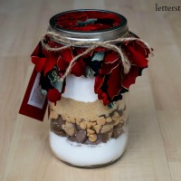 Peanut Butter Chocolate Chip Cookies in a Jar